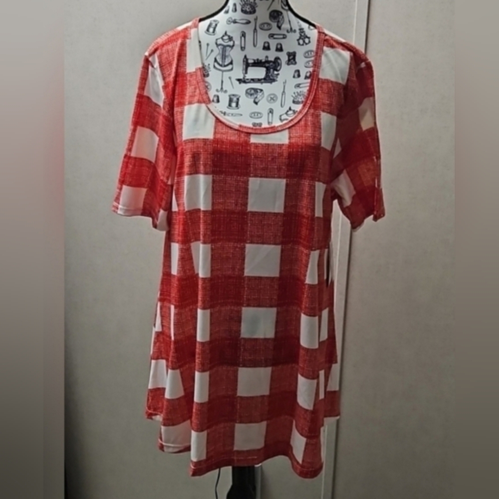 ❤️ LuLaRoe Red White Buffalo Plaid Gingham Print UNICORN Perfect T Tunic Top NWT